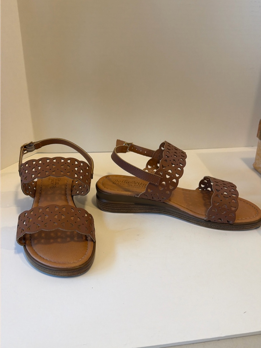 Bella Vita Women’s Brown Laser-Cut Ankle Strap Sandals Size 8 WW